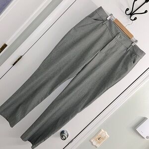 Woman’s Lee relaxed fit, straight leg, mid rise, wrinkle free pants - size 16